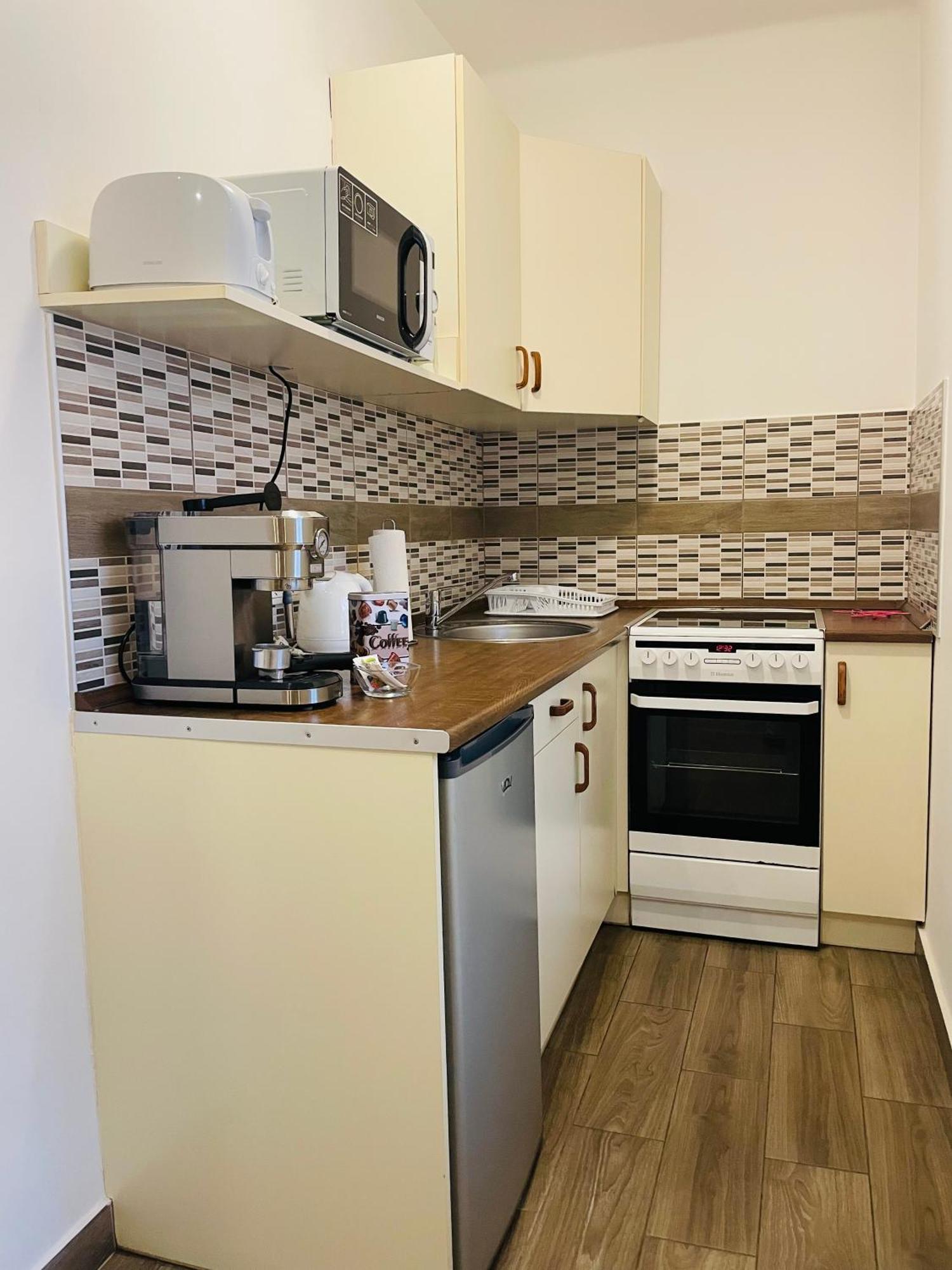 Weninger Studio Apartman Kiskunhalas Dış mekan fotoğraf