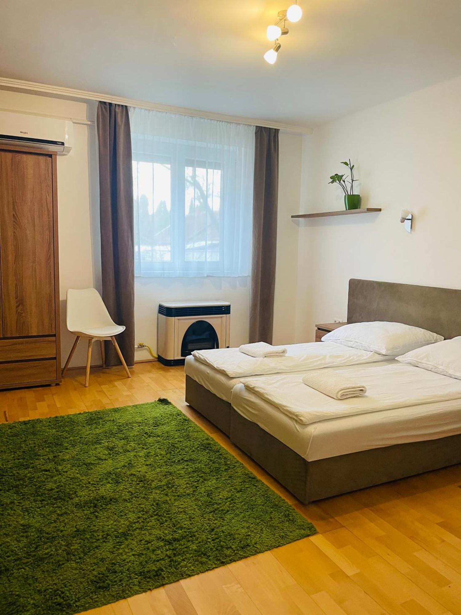 Weninger Studio Apartman Kiskunhalas Dış mekan fotoğraf