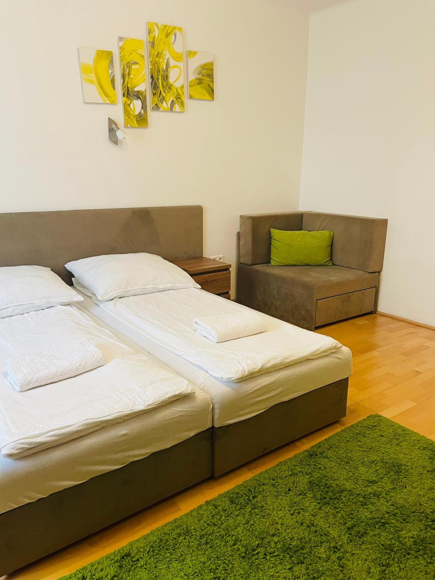 Weninger Studio Apartman Kiskunhalas Dış mekan fotoğraf